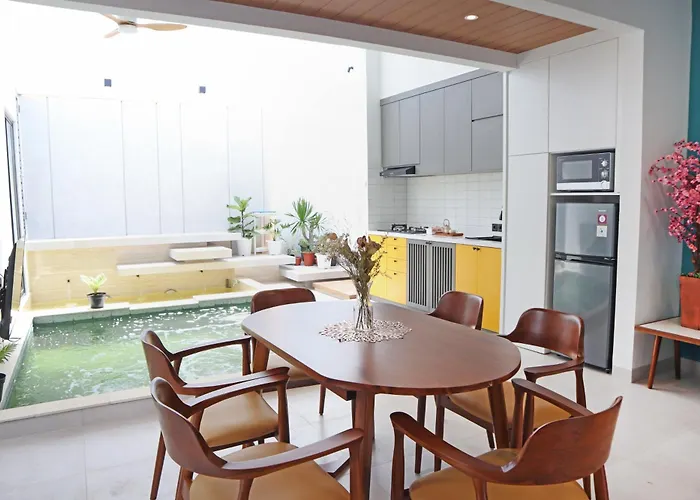 Kyoto House - Kota Baru Parahyangan, With Indoor Warm Water Pool, Onsen Style, Near Whoosh And Parahyangan Golf